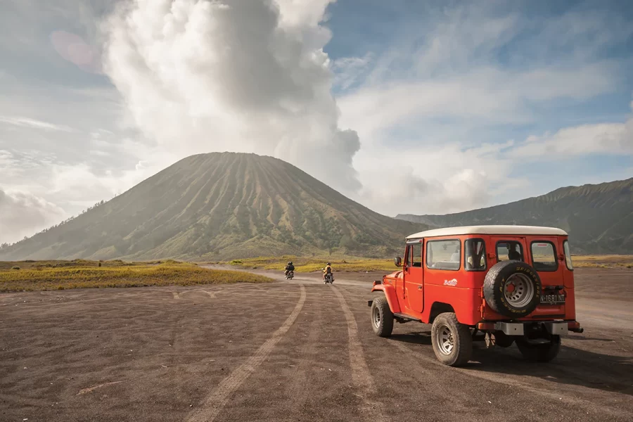 4h3m Surabaya – Bromo